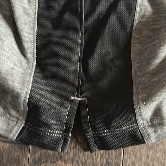 Under Armour Running Shorts - Picture 7 of 7